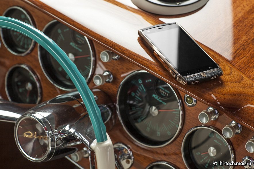 Lamborghini Luncurkan Smartphone Mewah Tauri 88